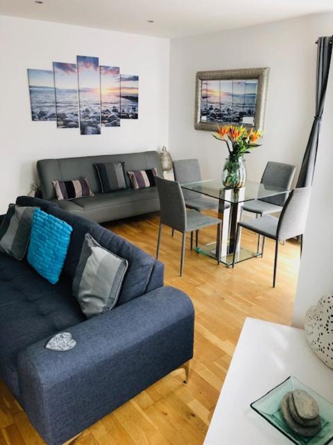 Seaview, Luxury Apartment, 2 Min Walk To Porth Beach New Quay Buitenkant foto